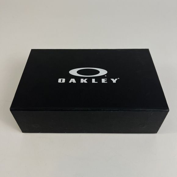 Oakley Empty box only *NO SUNGLASSES* BOX ONLY - Picture 1 of 12